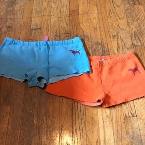🖤 2 pairs of sweat shorts!